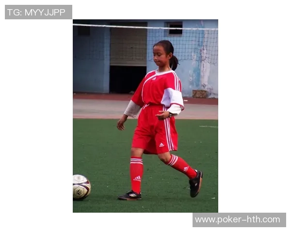 女生热爱足球的原因探究与她们的独特视角分析 女生热爱足球的原因探究与她们的独特视角分析