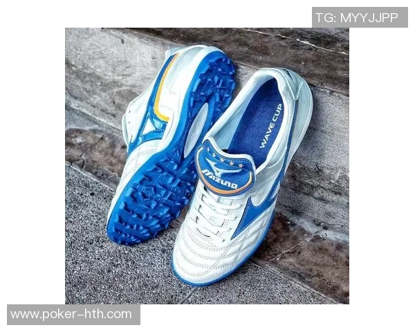 足球脚肥的朋友们选择什么样的足球鞋最合适呢来看看这些推荐和建议